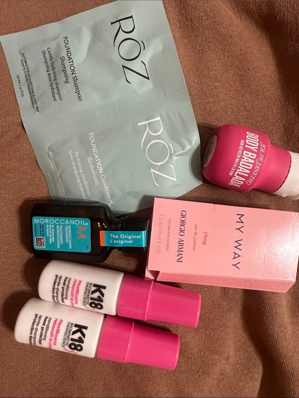 Assorted Women’s Makeup & Hair Care Set — Pink Accent